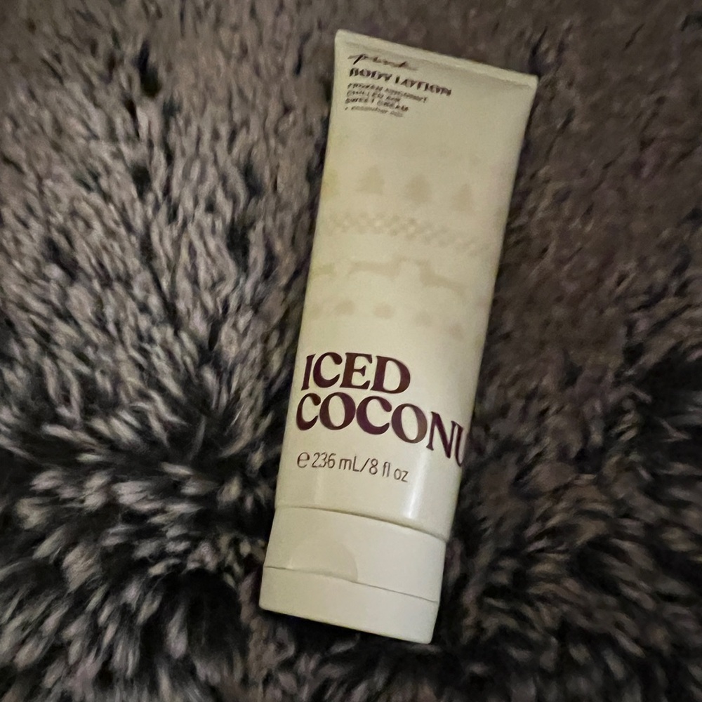 VICTORIA’S SECRET ICED COCONUT BODY LOTION